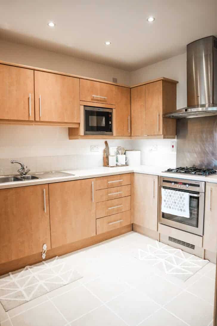 minimalist rental kitchen makeover