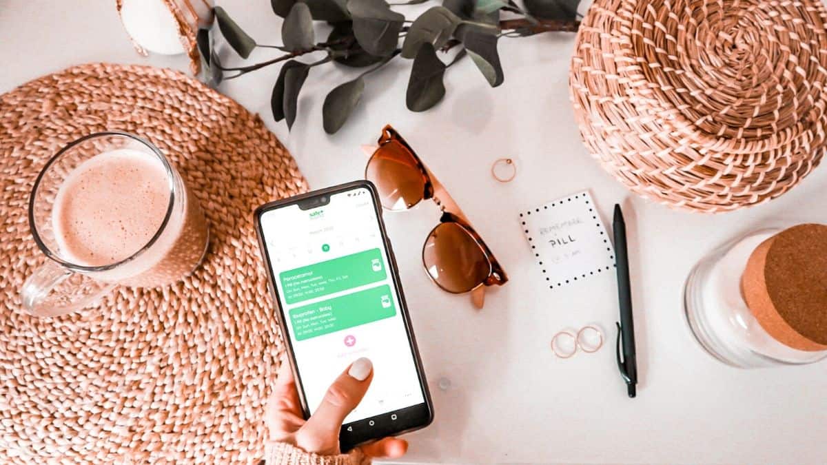 time-saving tips for busy moms pill reminder app Safe and Sound