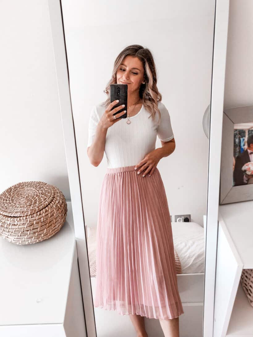 Pink pleated skirt spring summer outfit ideas Boohoo