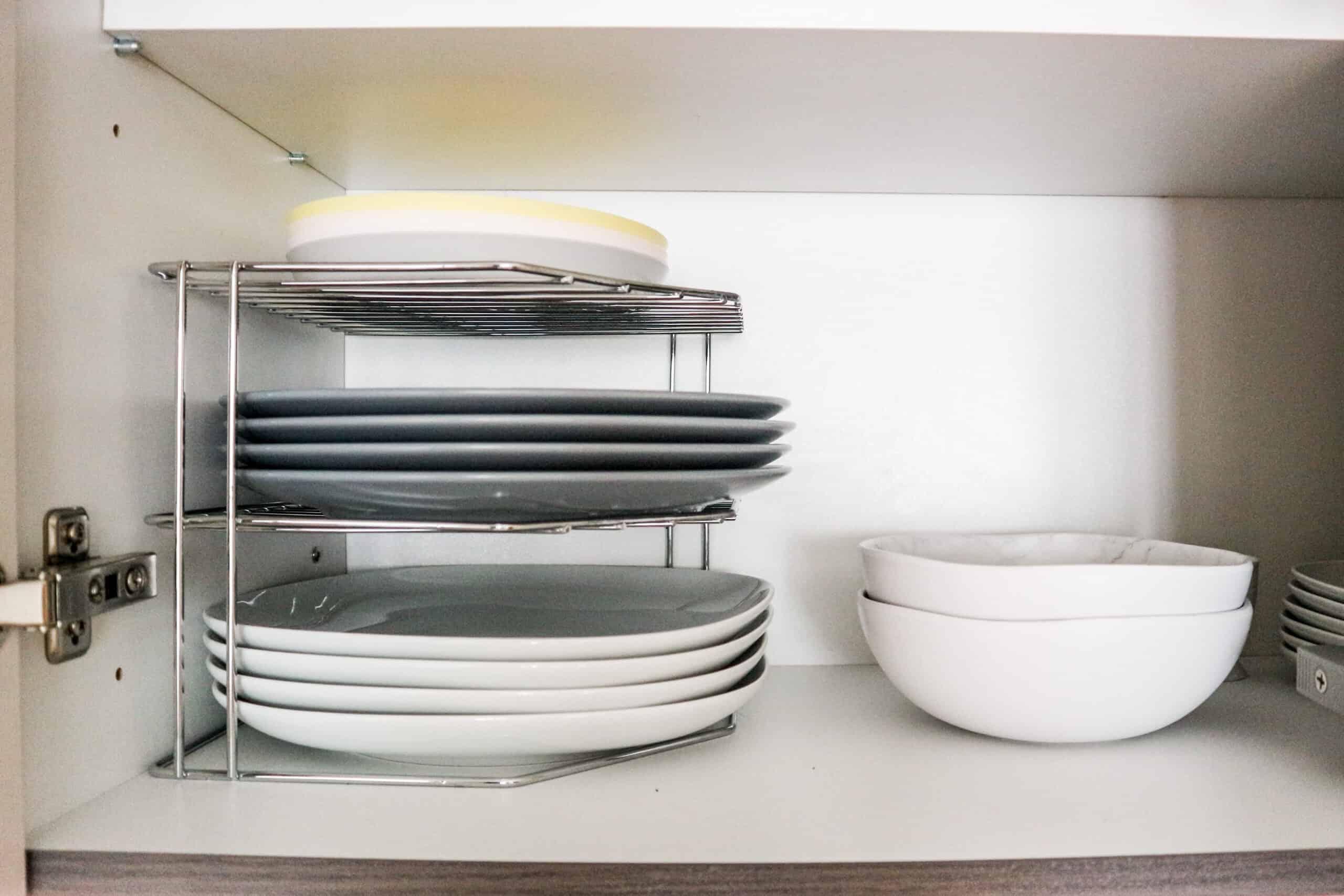 How to organize plates storage tips