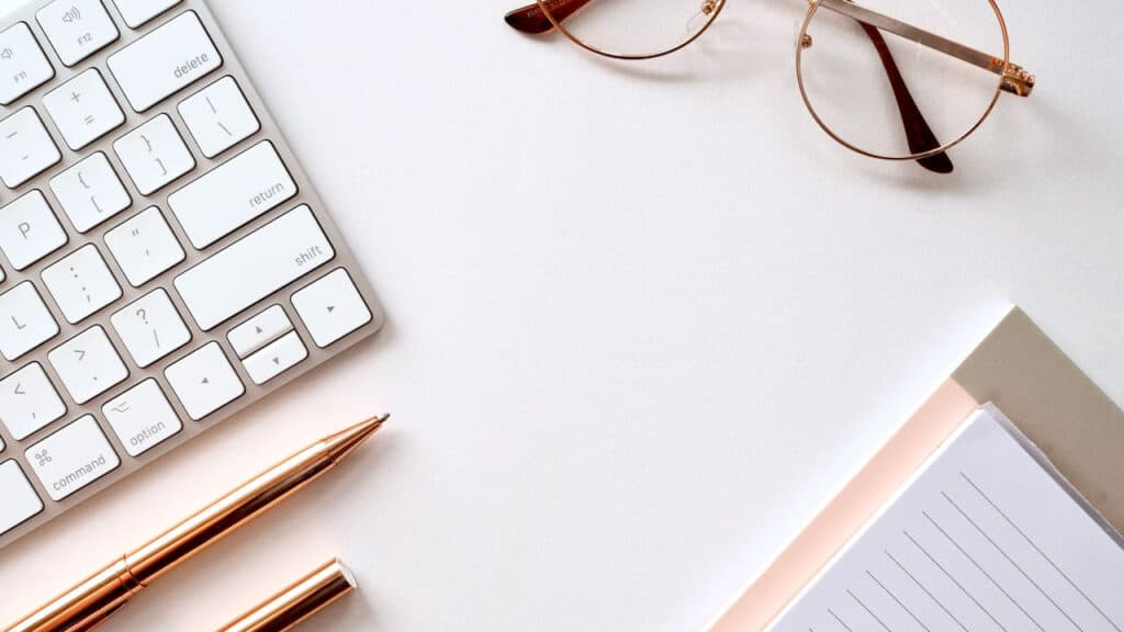 blogger desktop eyeglasses