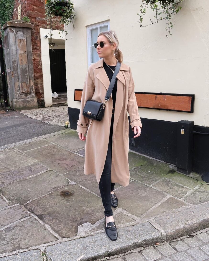 47 Instagram Poses Ideas for Influencers