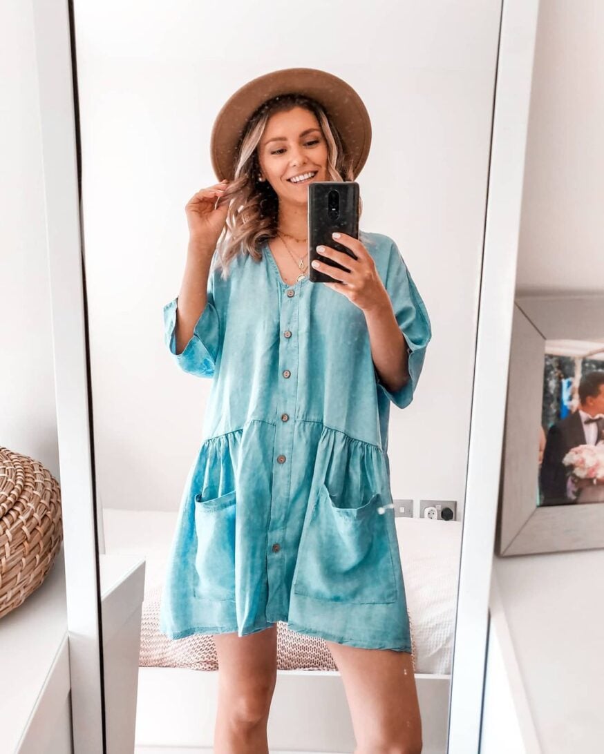 47 Instagram Poses Ideas for Influencers