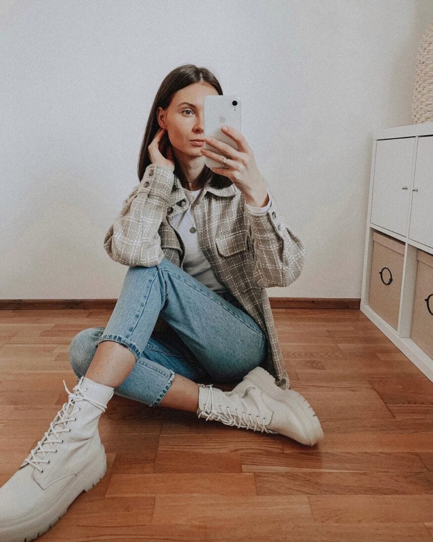 Instagram Poses Ideas for influencers