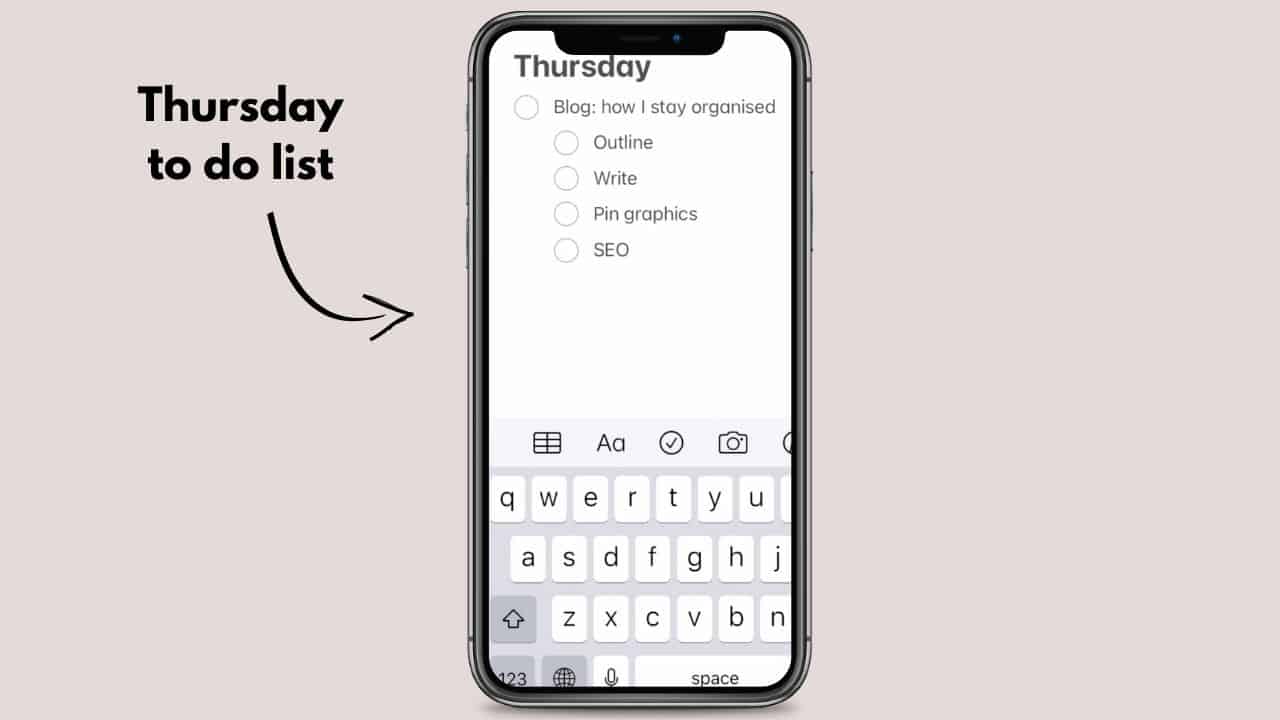 How to stay organised as a blogger daily to do lists notes app on iPhone