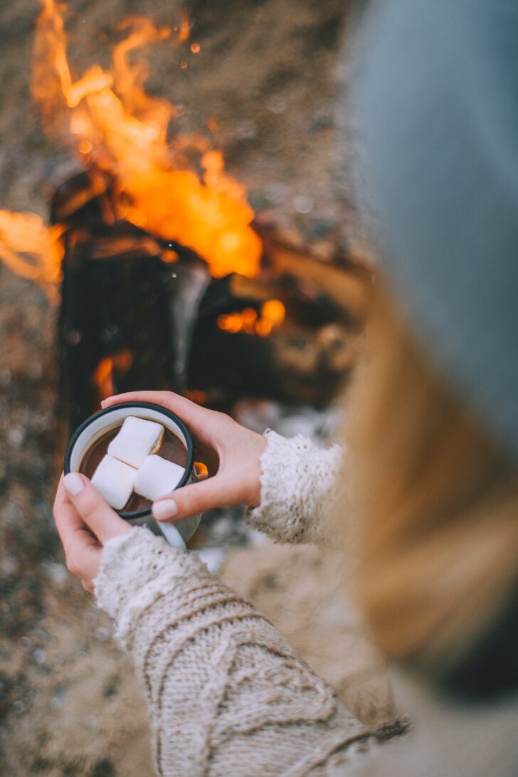 Cosy winter wallpaper for iPhone