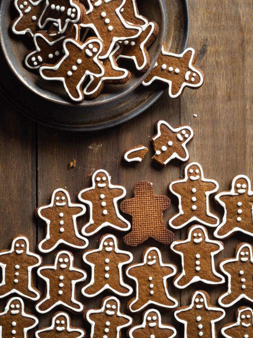 Gingerbread winter wallpaper for iPhone