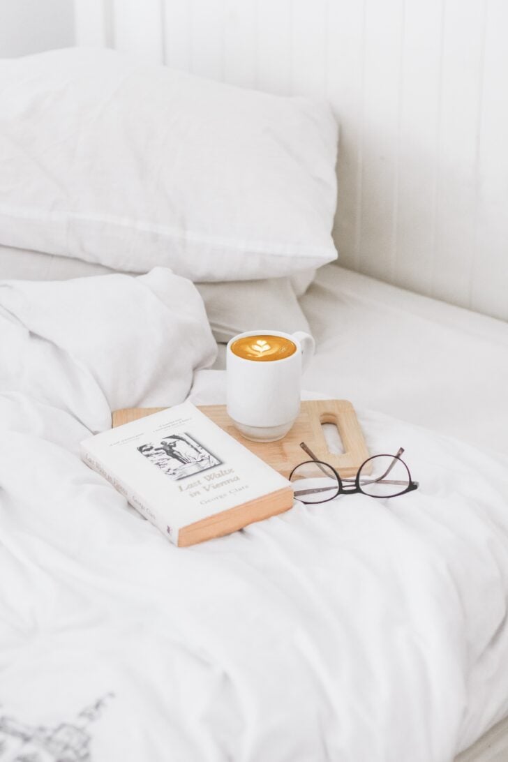 Cosy winter wallpaper for iPhone
