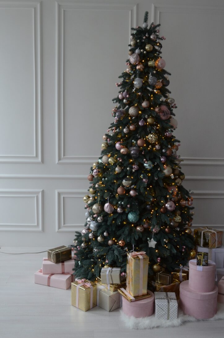Christmas tree winter wallpaper for iPhone